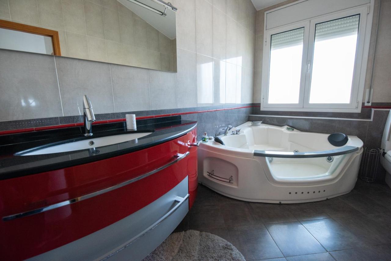 Villa Frente Al Mar Л'Ампола Екстериор снимка